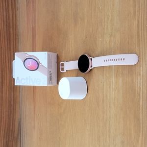 NWT SAMSUNG Galaxy Watch Active 2